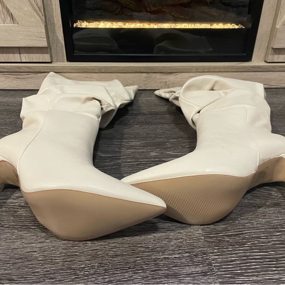 BRAND NEW EXTRA WIDE CALF BOOT. OFF WHITE/CREAM COLOR. SIZE 8.5 - Picture 3 of 4